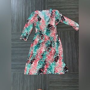 Gorgeous Kasper dress size a multicolor, pink green V-neck size 8